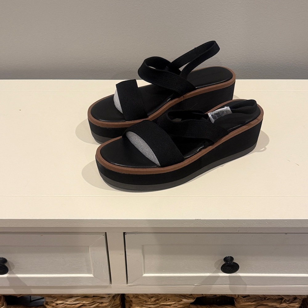 Black Platform Sandals